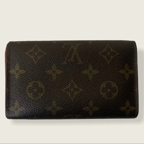 Louis Vuitton Monogram Compact Wallet - Picture 2 of 11